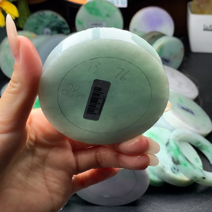 定制翡翠未镶嵌手镯