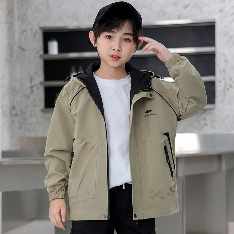男童秋季冲锋衣爆款外套新款中大童春秋款风衣宽松版时尚夹克