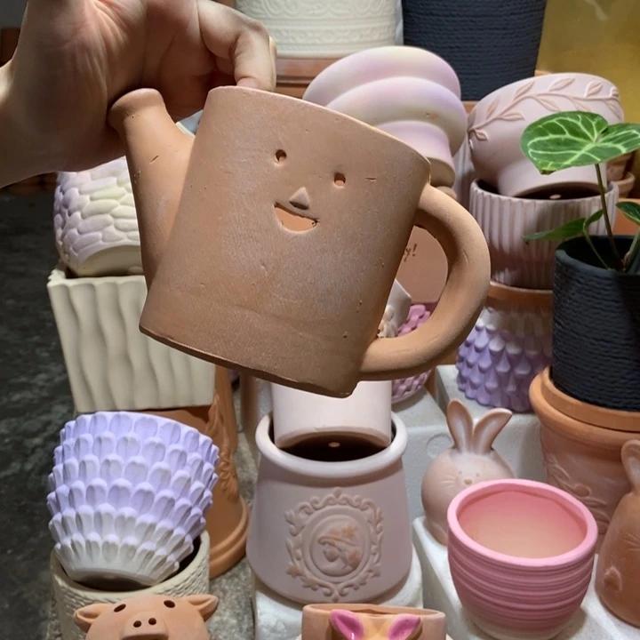 17×10笑脸水壶花盆 粗陶1个