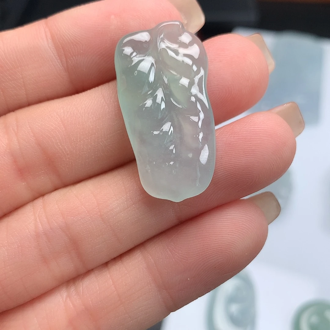 颈饰未镶嵌翡翠叶子