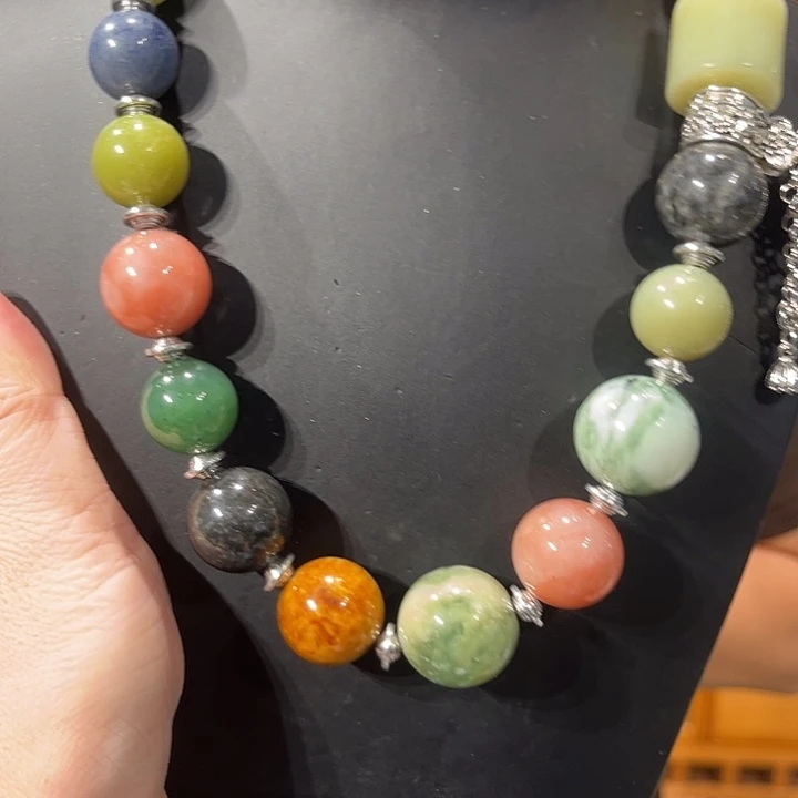 颈饰未镶嵌和田玉（糖玉）