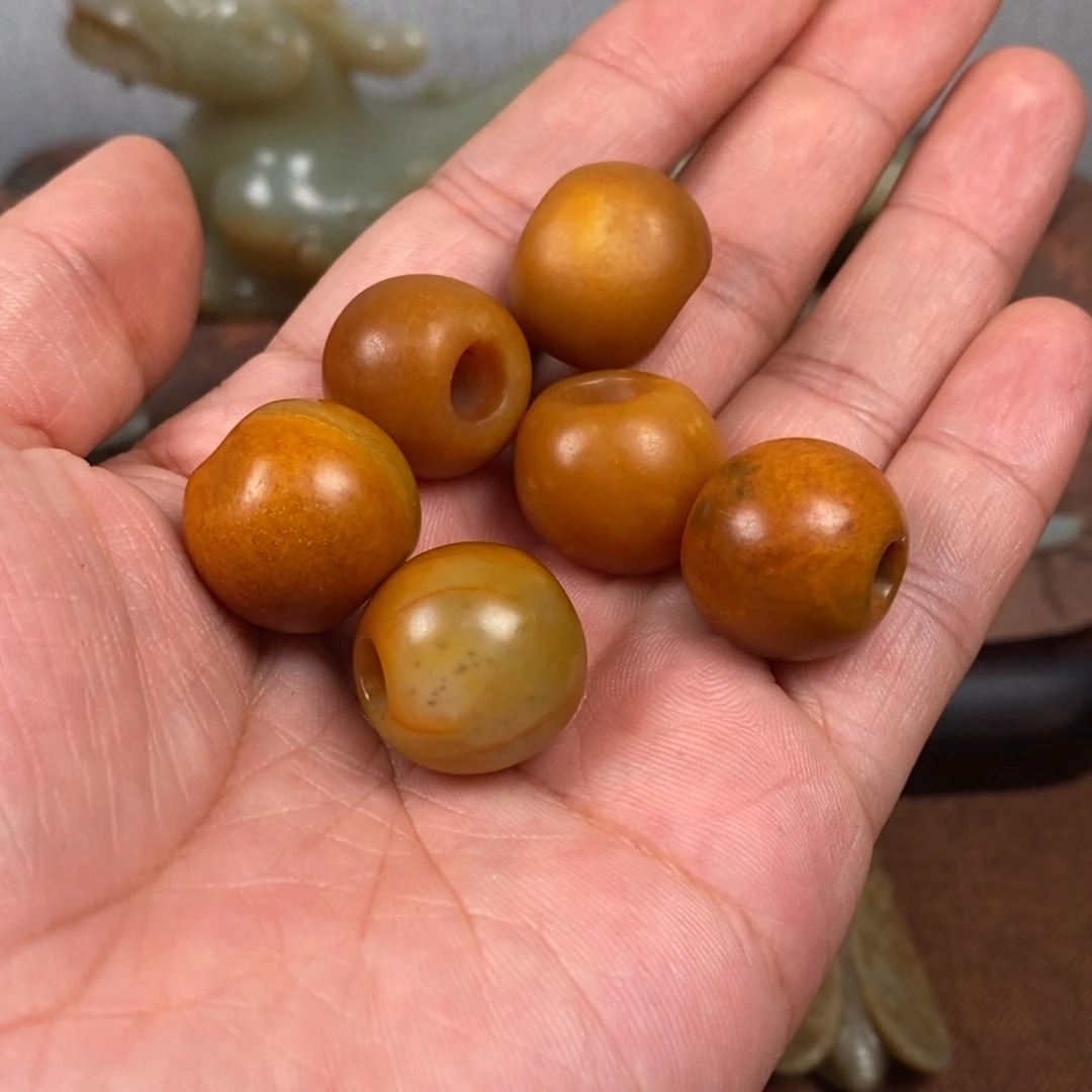 大***扬非常精美的脖挂件