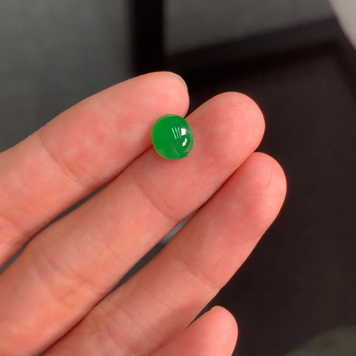 翡翠挂件未镶嵌….