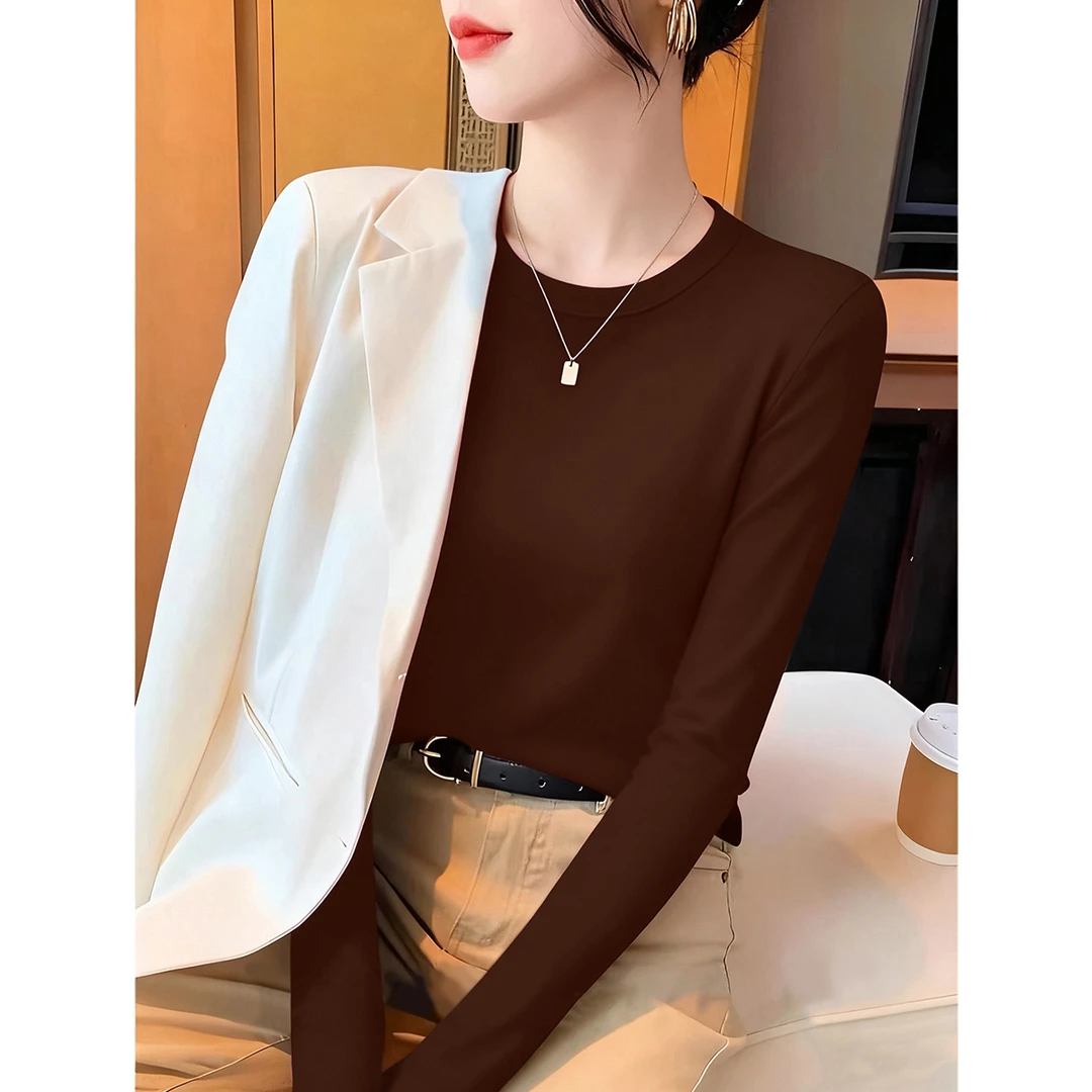 2025秋季新款深棕色圆领毛衣修身显瘦长袖针织衫气质内搭打底上衣