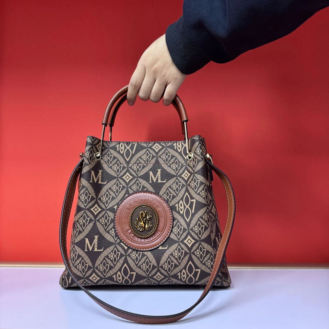 （亮牌灯点关注才可以拍）单肩斜手提包气质手提包肩包经典轻奢时尚