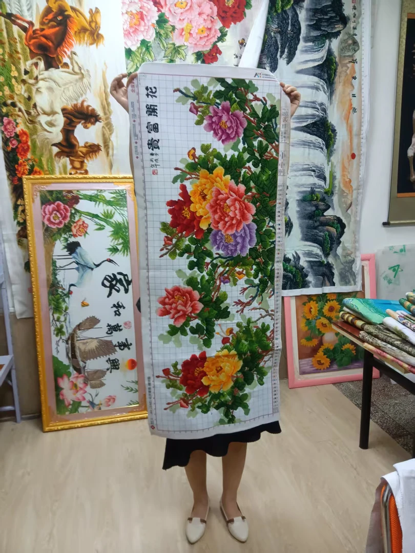 手工绣好的十字绣成品花开富贵