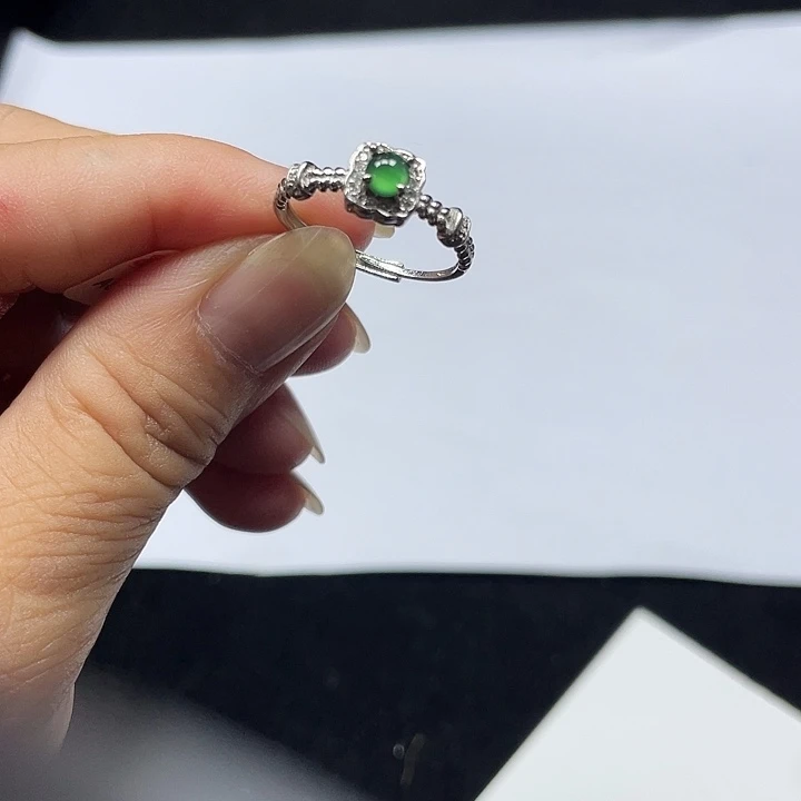 翡翠戒指未镶嵌翡翠戒指