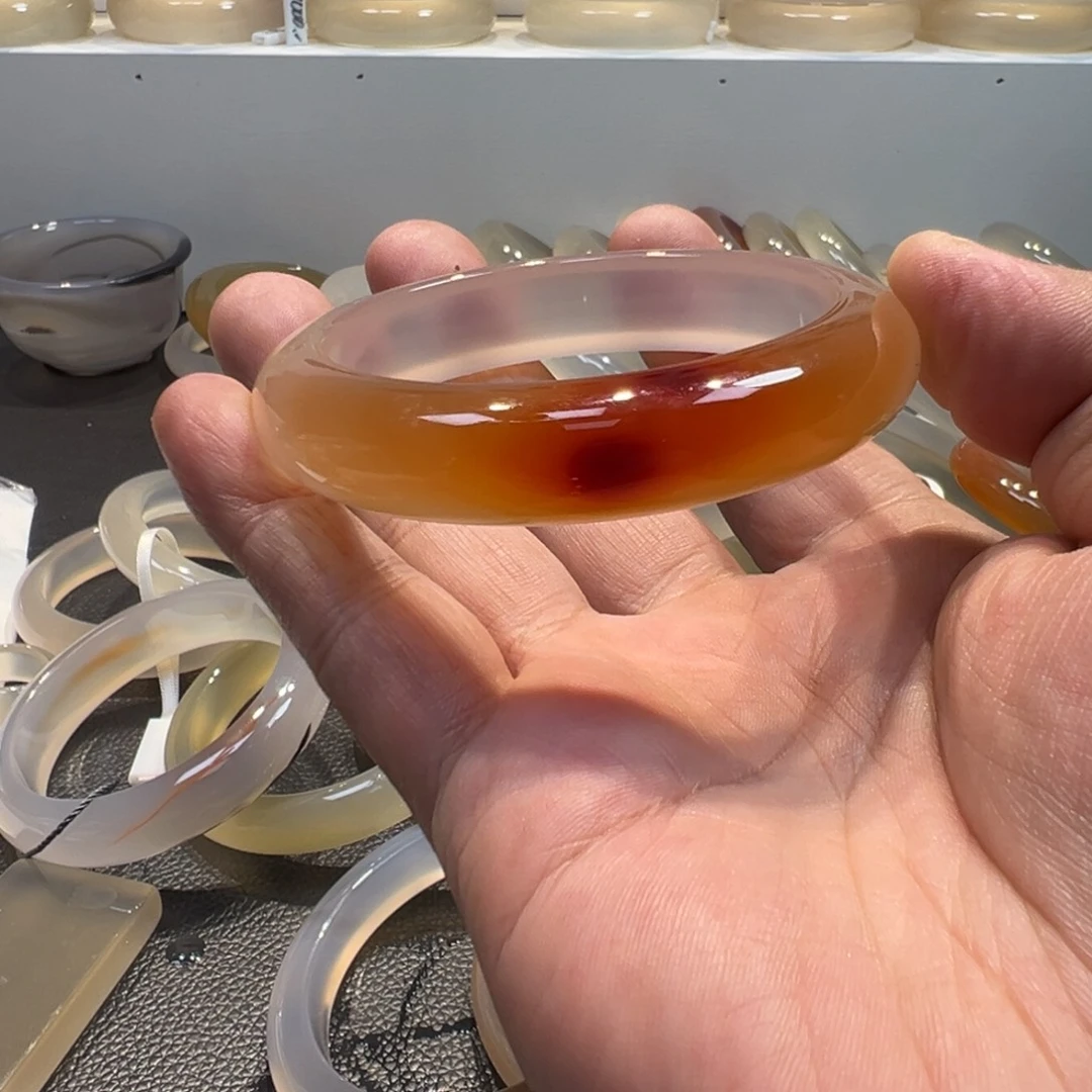 用***6玛瑙/玉髓未镶嵌手镯