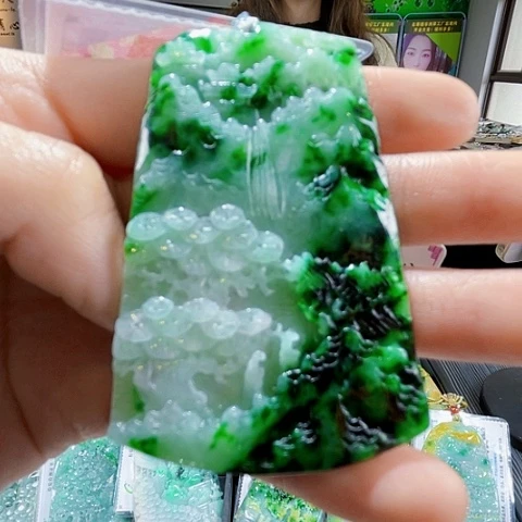 翡翠未镶嵌颈饰翡翠