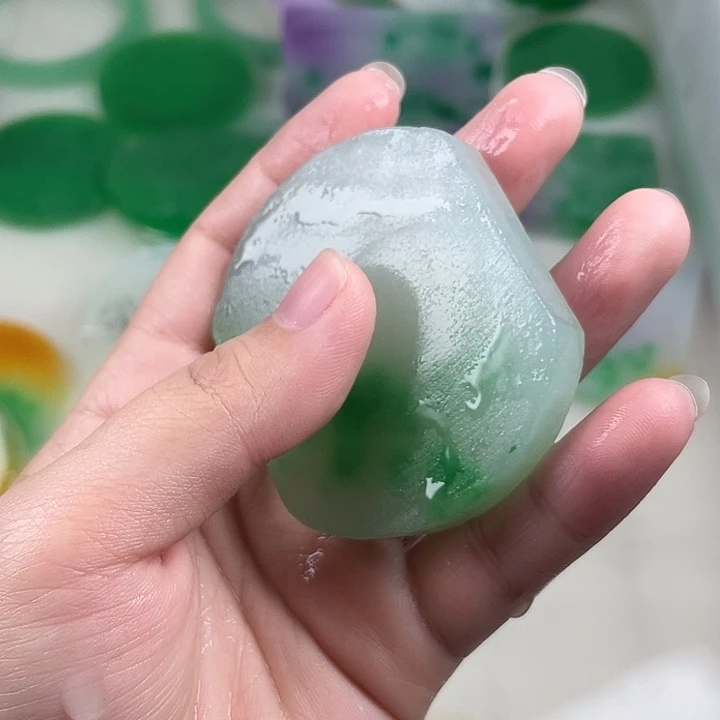 石英质玉（非洲翠）未镶嵌珠宝半成品