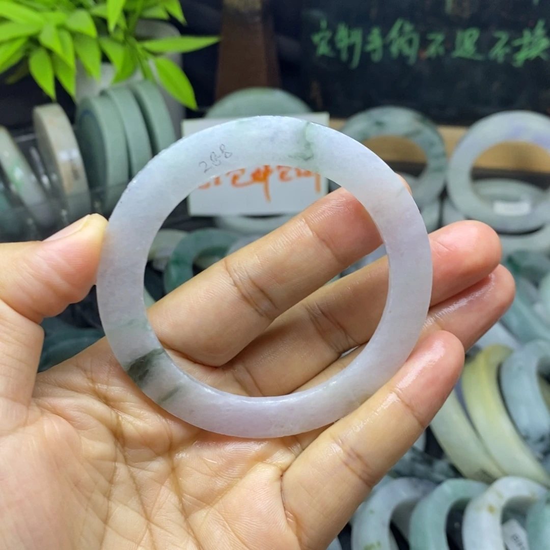定制翡翠未镶嵌手镯