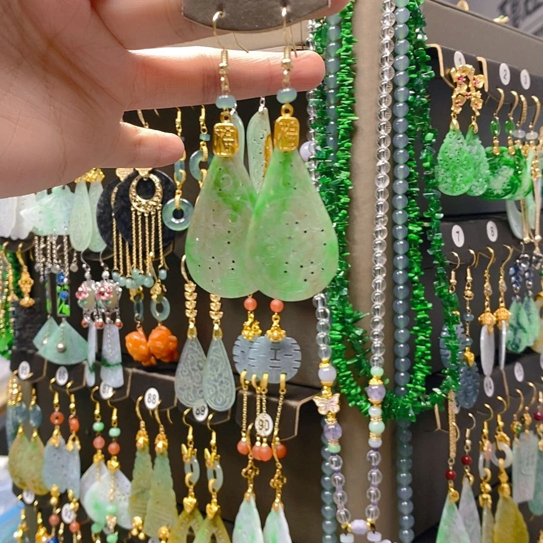 未镶嵌翡翠耳饰翡翠