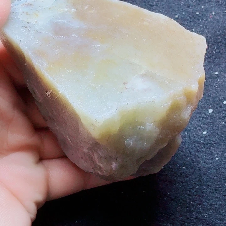 未镶嵌和田玉（糖玉）珠宝半成品