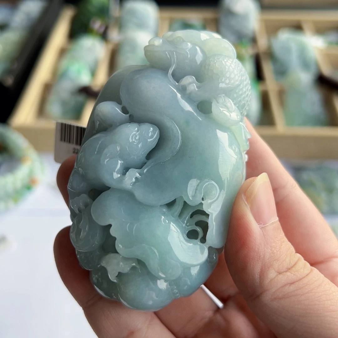 《***》翡翠未镶嵌颈饰挂件