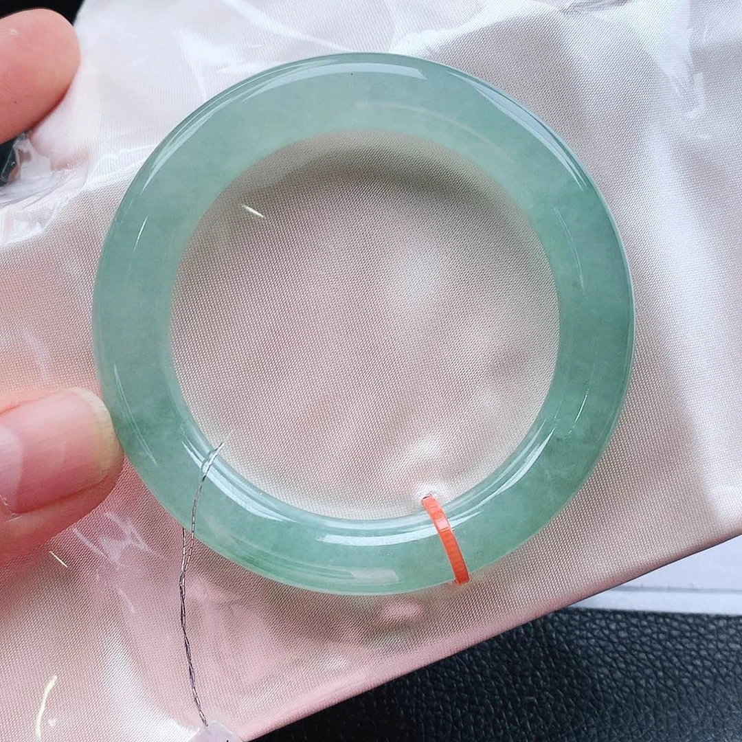 翡翠手镯未镶嵌天然翡翠手镯