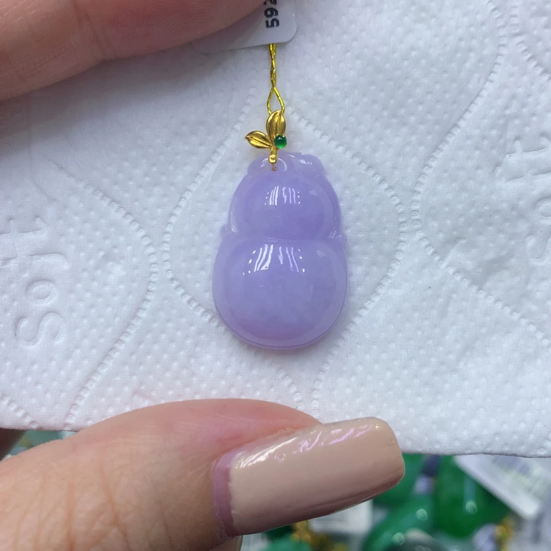 颈饰18K金镶嵌翡翠