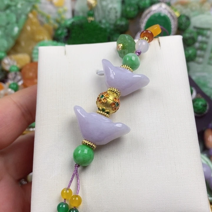 翡翠未镶嵌吊坠(赠链)