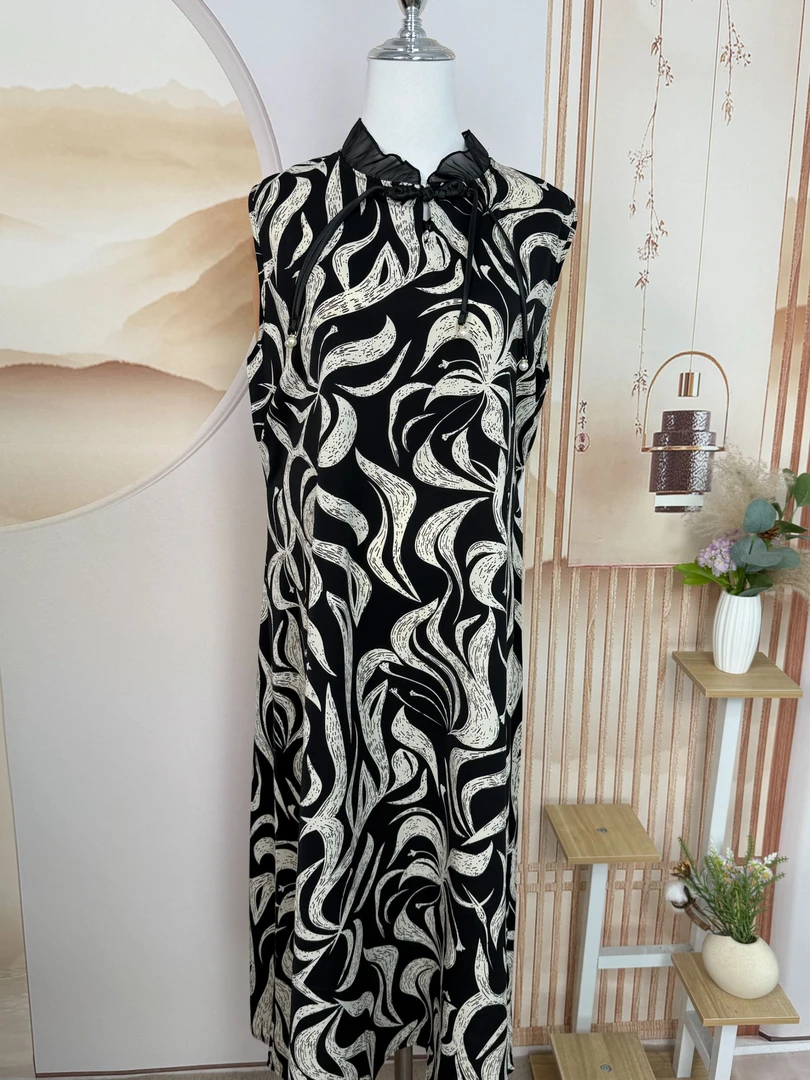 138黑白花苞无袖旗袍