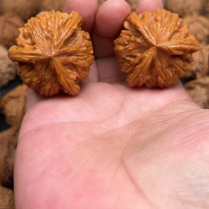 恨***会文玩核桃吊坠你们都在