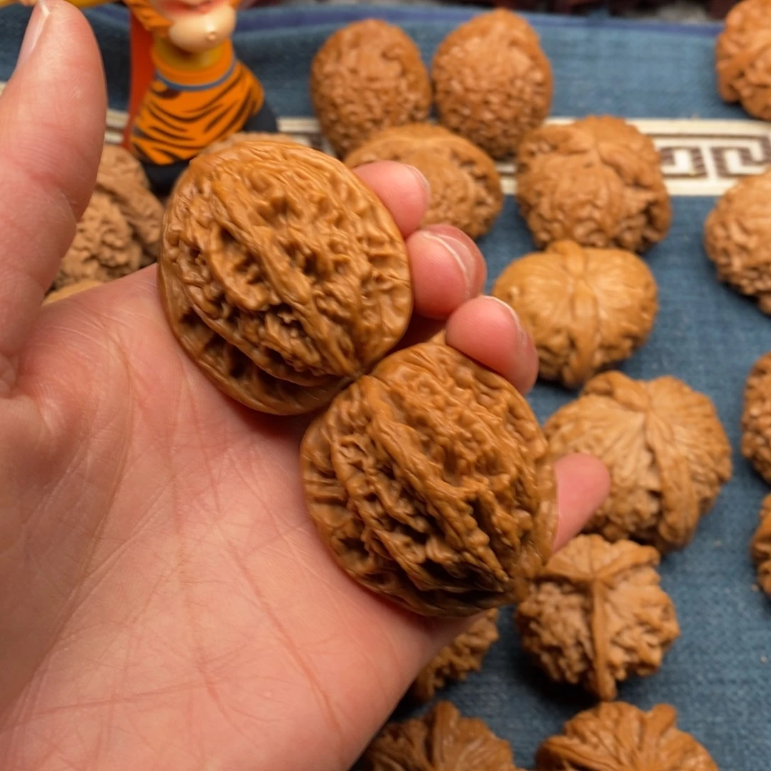 文玩核桃把件37全品虎头