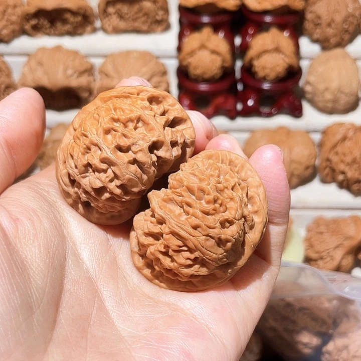 俗***人把件文玩核桃宫灯