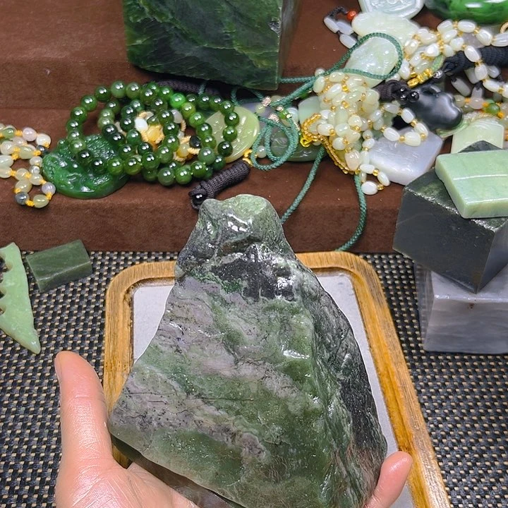 和田玉未镶嵌珠宝半成品风**芳