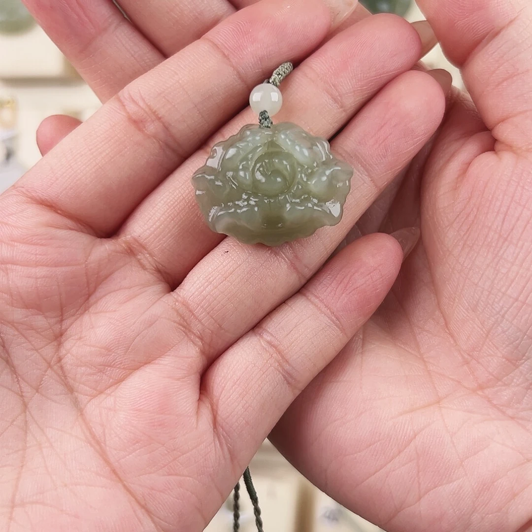 芒***枝和田玉未镶嵌颈饰