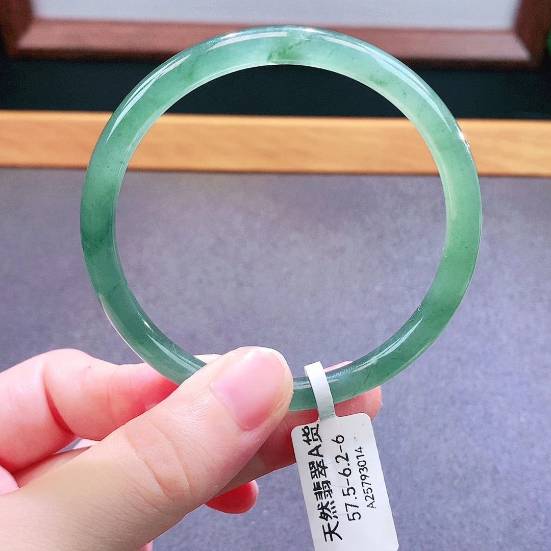 未镶嵌手镯翡翠天然翡翠