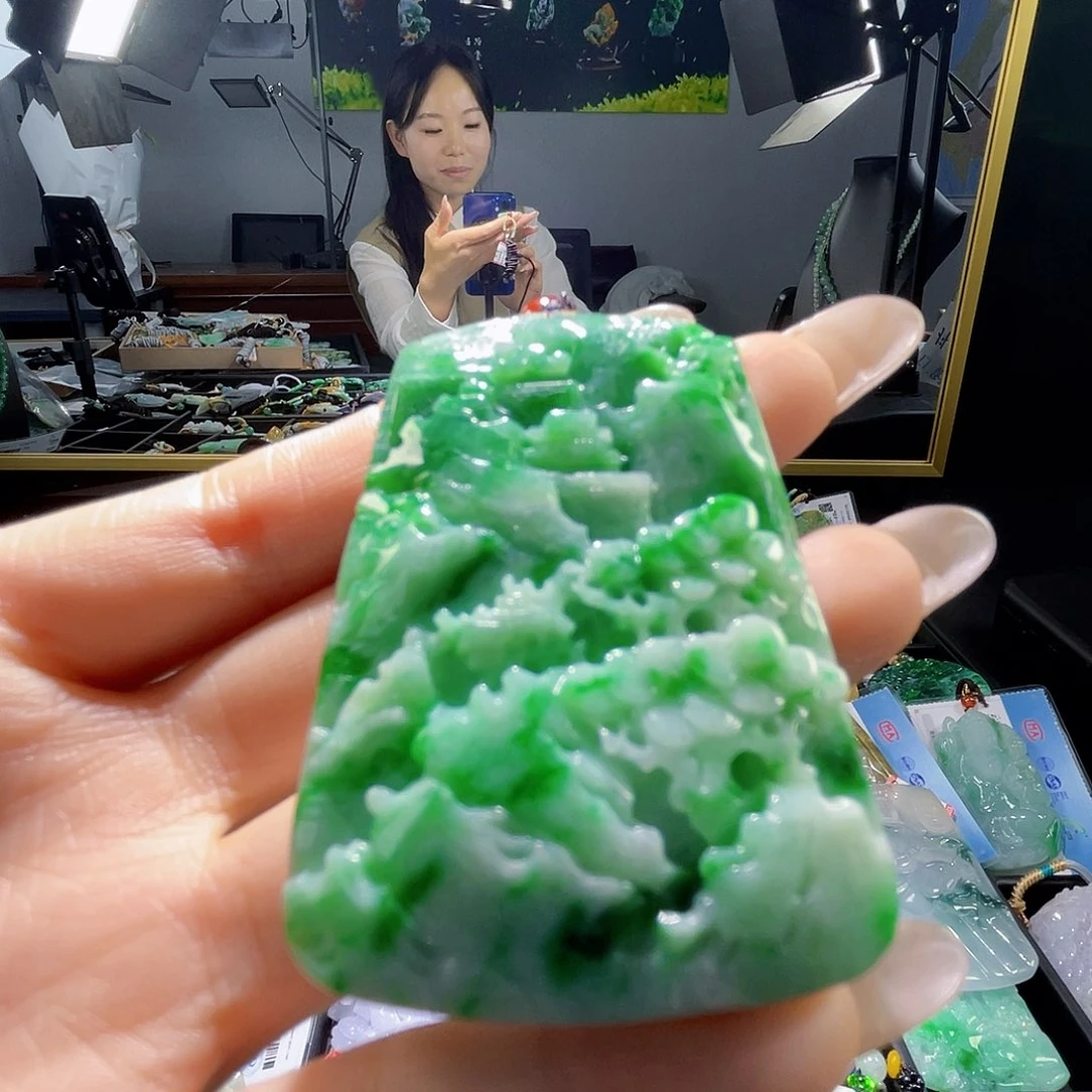 颈饰未镶嵌翡翠一