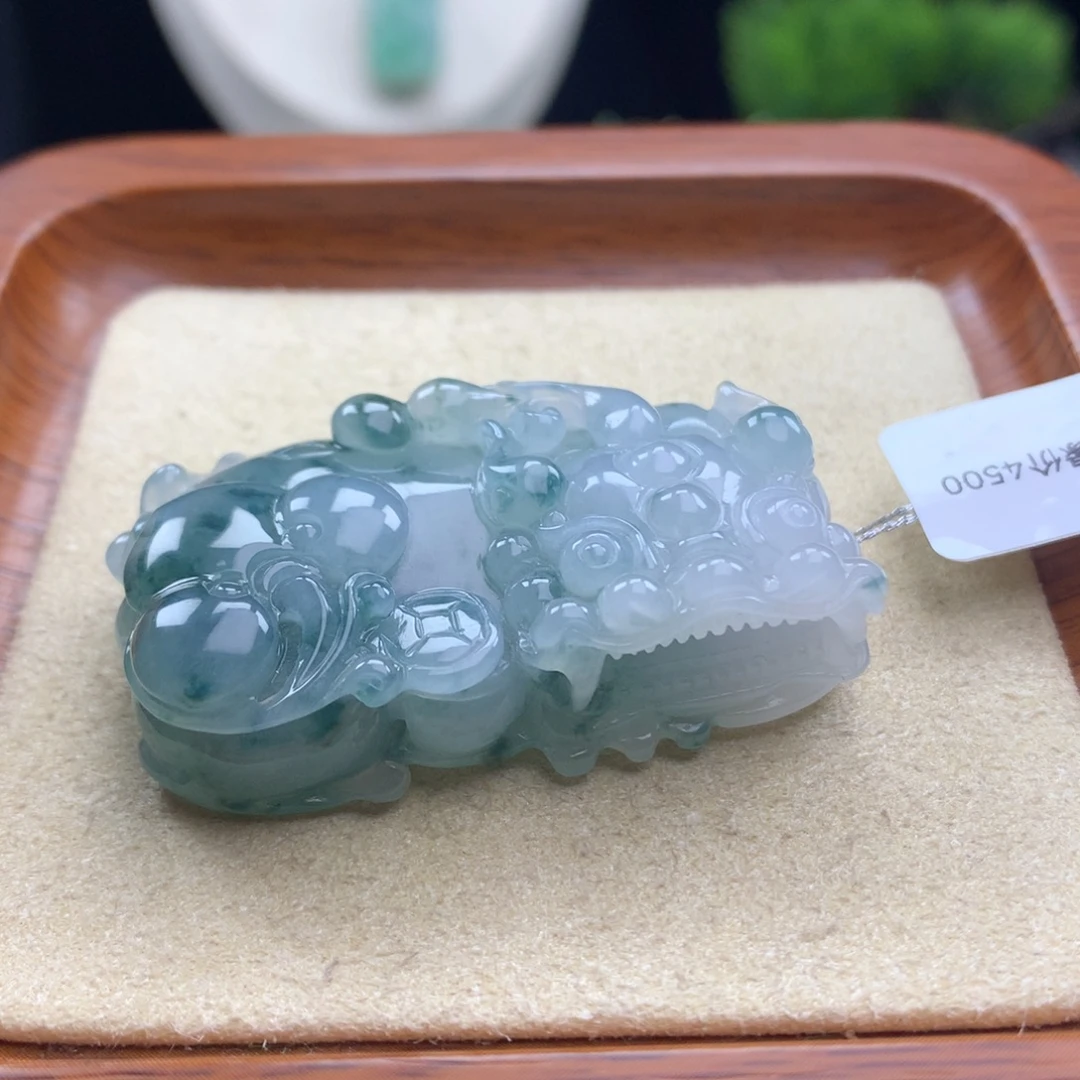 翡翠未镶嵌颈饰38