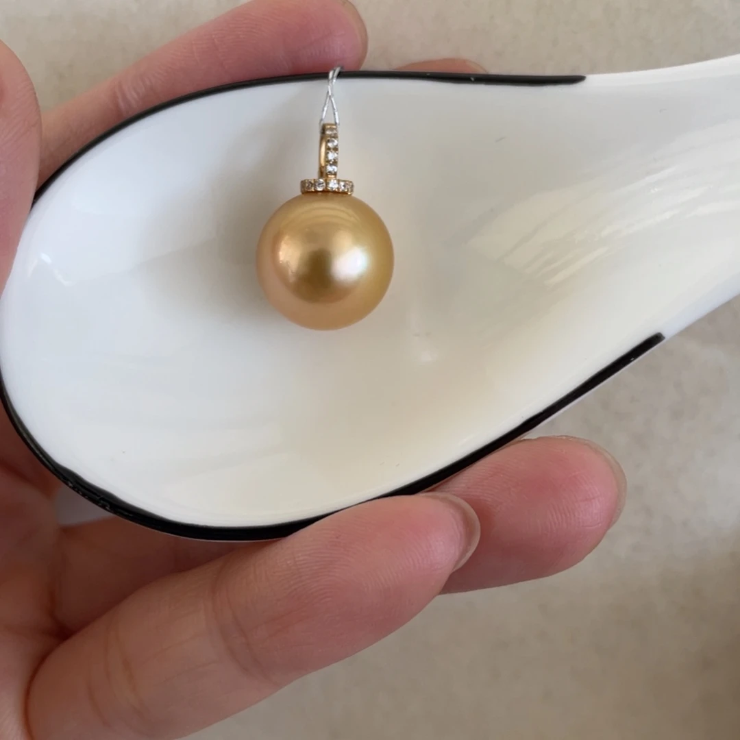 18K金镶嵌海水珍珠吊坠(不含链)13.2mm