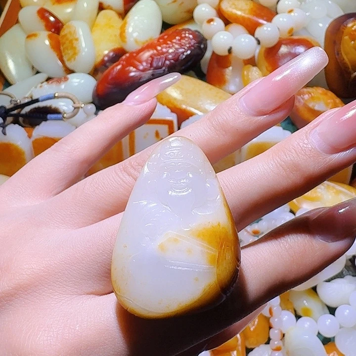 和田玉未镶嵌挂件苏**龙