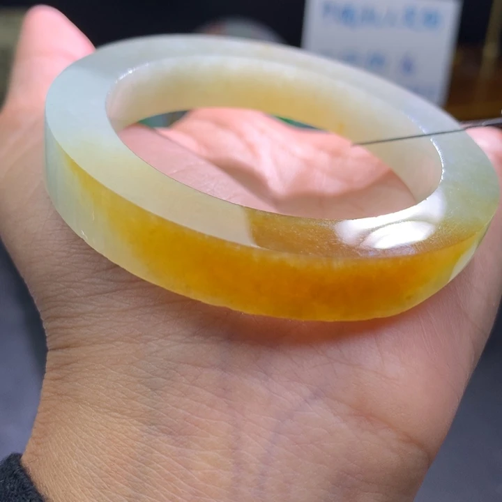 定制翡翠未镶嵌翡翠手镯