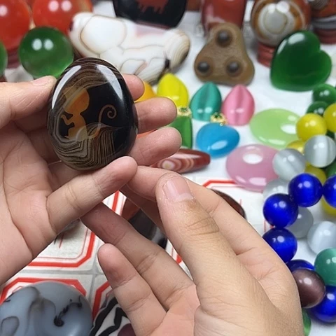 玛瑙/玉髓颈饰未镶嵌