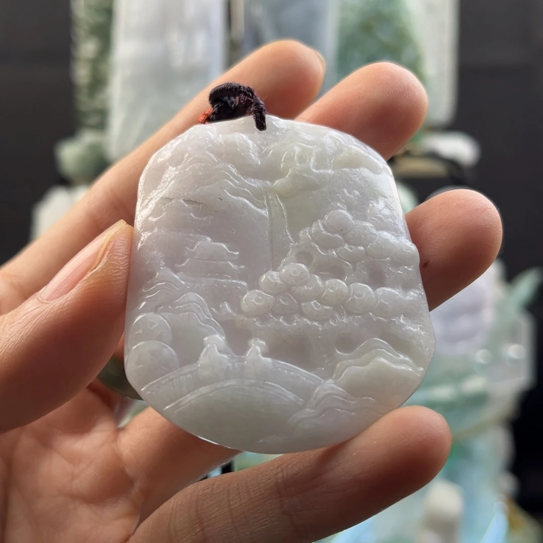 翡翠颈饰未镶嵌山水