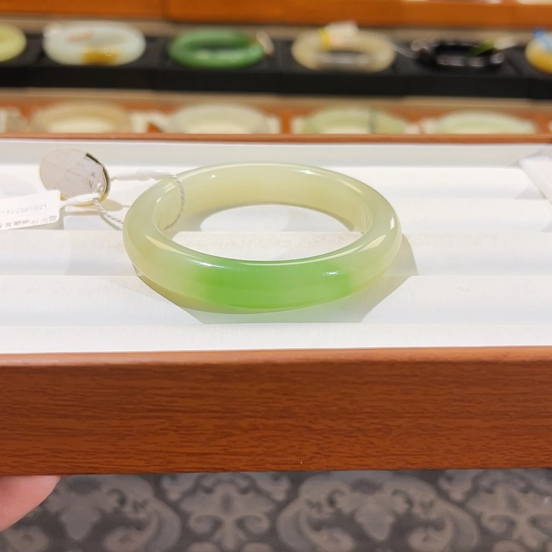 和田玉手镯未镶嵌  【翠青】7万5平替款！非常推荐！！！