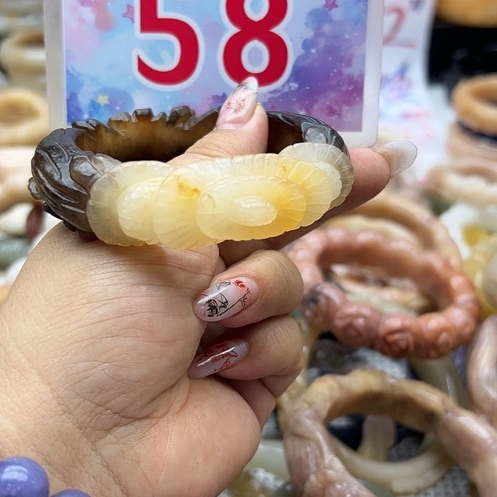 未镶嵌手镯石英岩玉