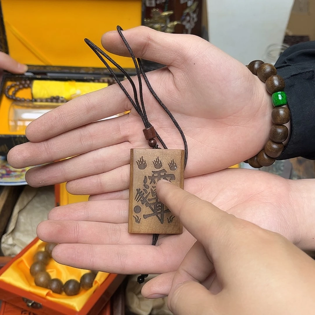 大叶紫檀（黑酸枝木类）