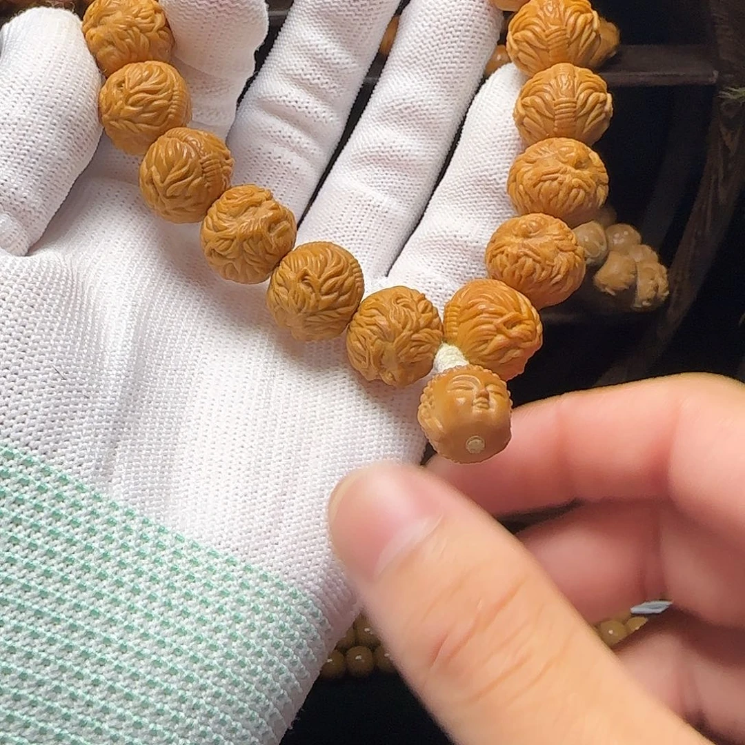 *****猴头核桃吊坠猴头