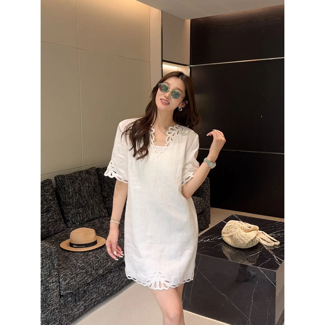 祝喜喜【窈窕淑女】夏季时尚简约镂空显瘦常规宽松中长裙V领百搭