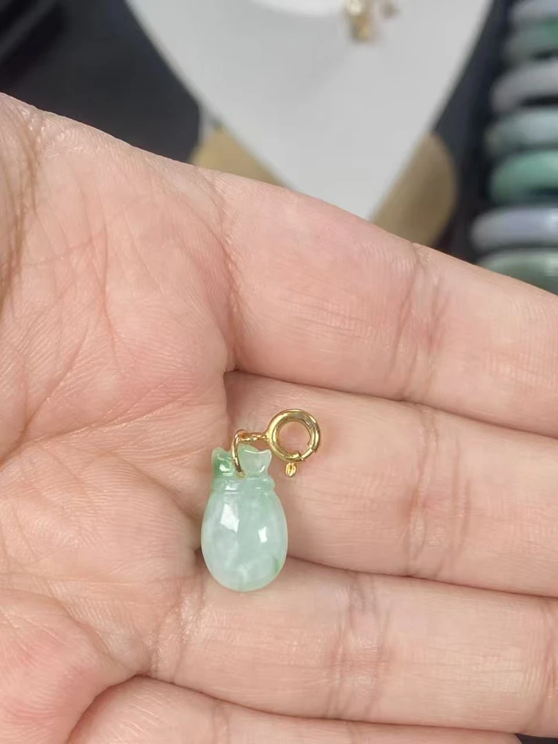 翡翠吊坠多样性随机发货