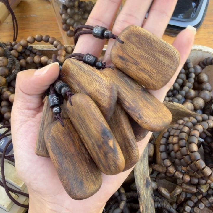 沉香碎屑沉香牌子块料多样性发一个