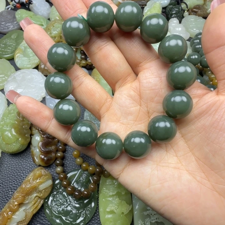 沐***号和田玉未镶嵌珠宝奇石