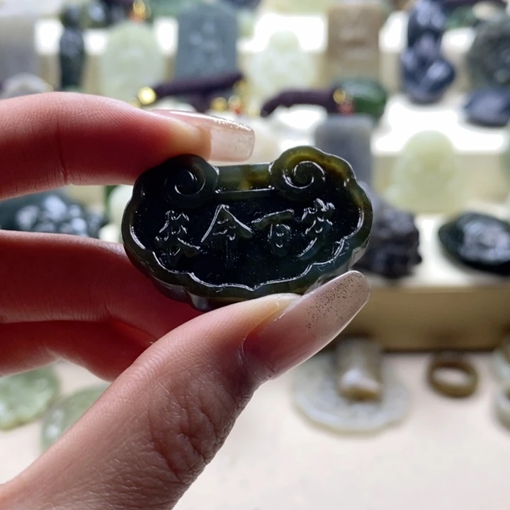 和田玉颈饰未镶嵌