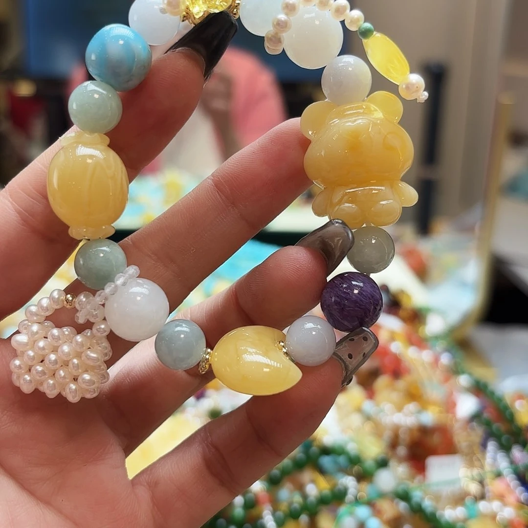 琥珀颈饰未镶嵌香**芙琥珀