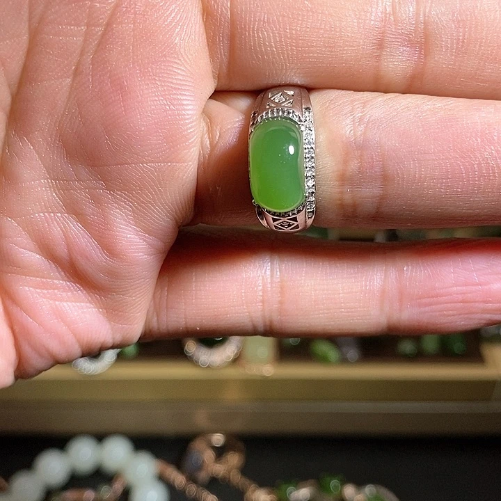 【闪购商品】银S925镶嵌戒指和田玉（碧玉）