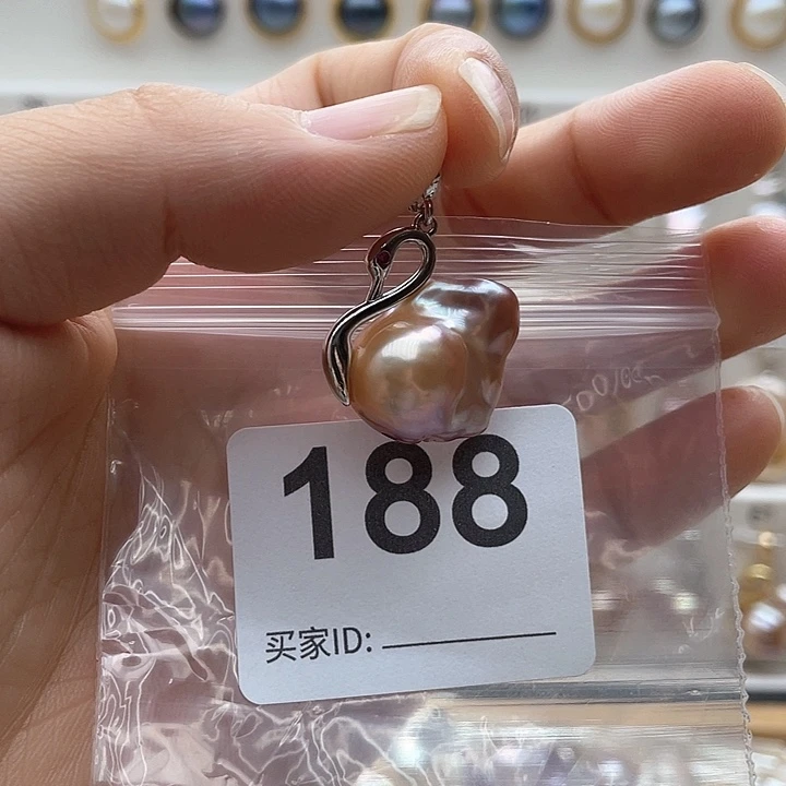 未镶嵌天然珍珠。  漏 漏 漏淡水珍珠