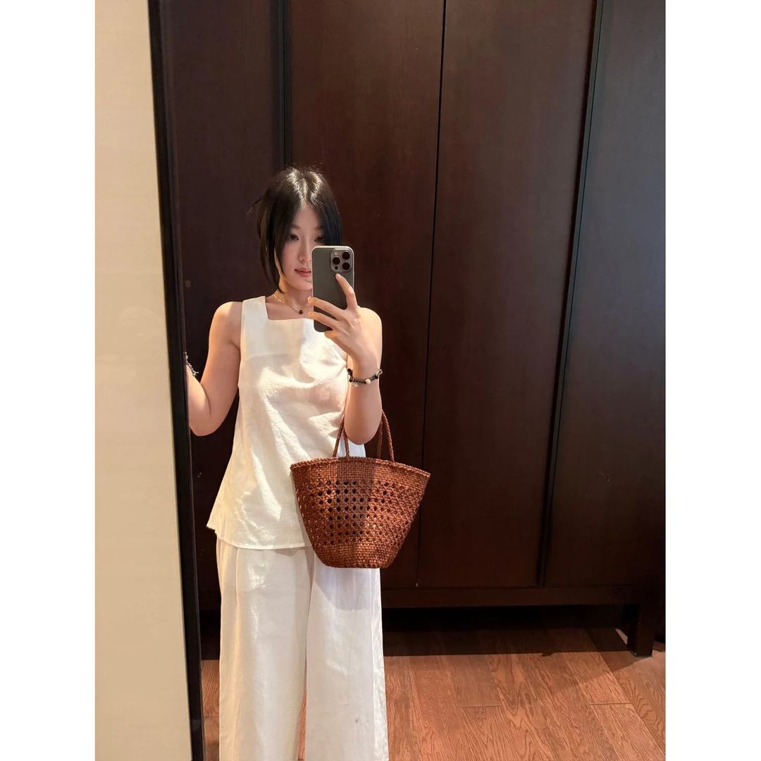 W2068#BLUEPOPS#气质高品质后背镂空小众设计感小衫(福利)