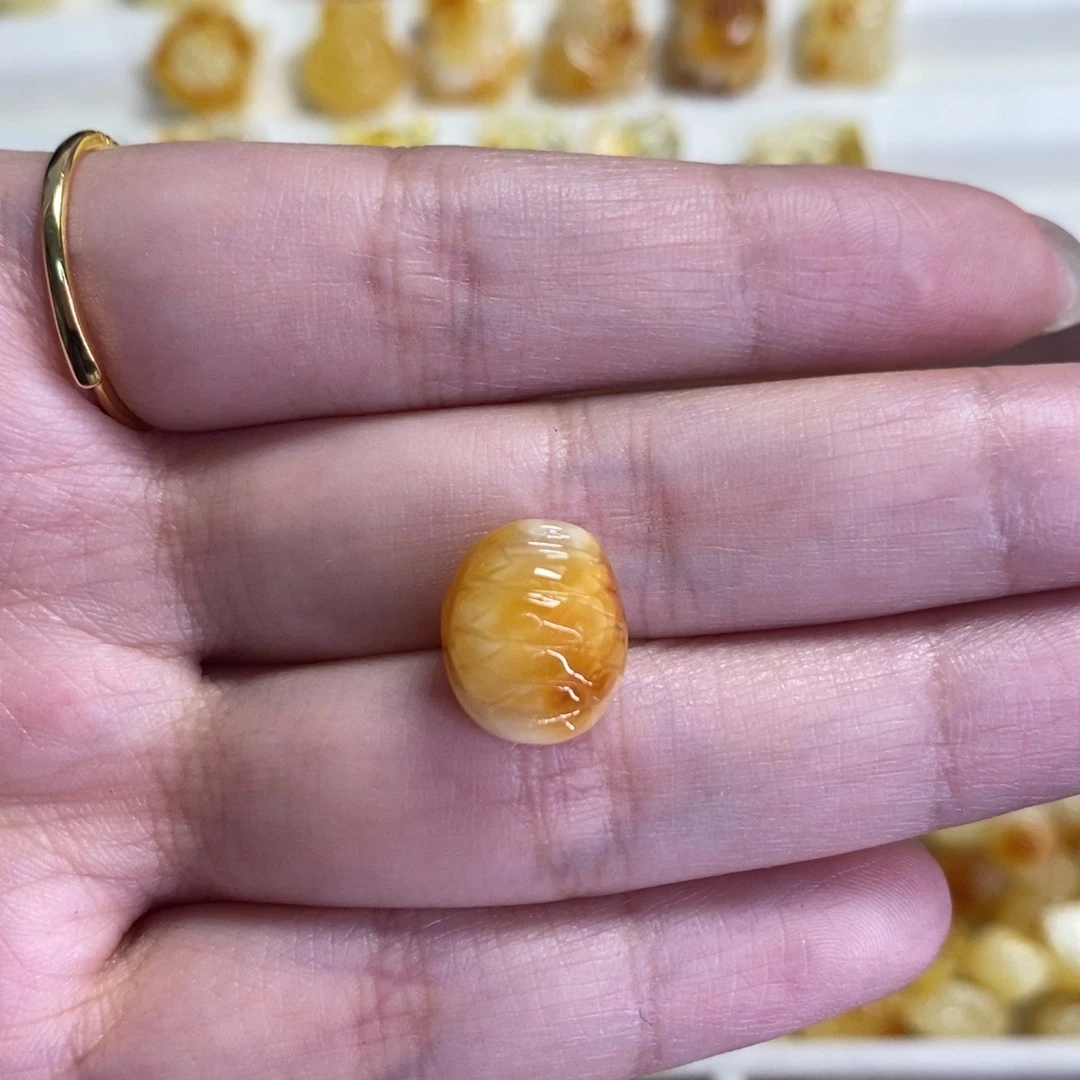 琥珀未镶嵌裸石富甲