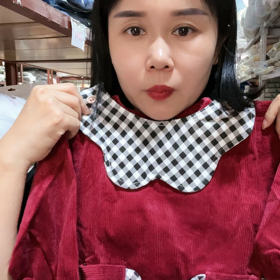 八零尺码奥贝美条绒格子领罩衣